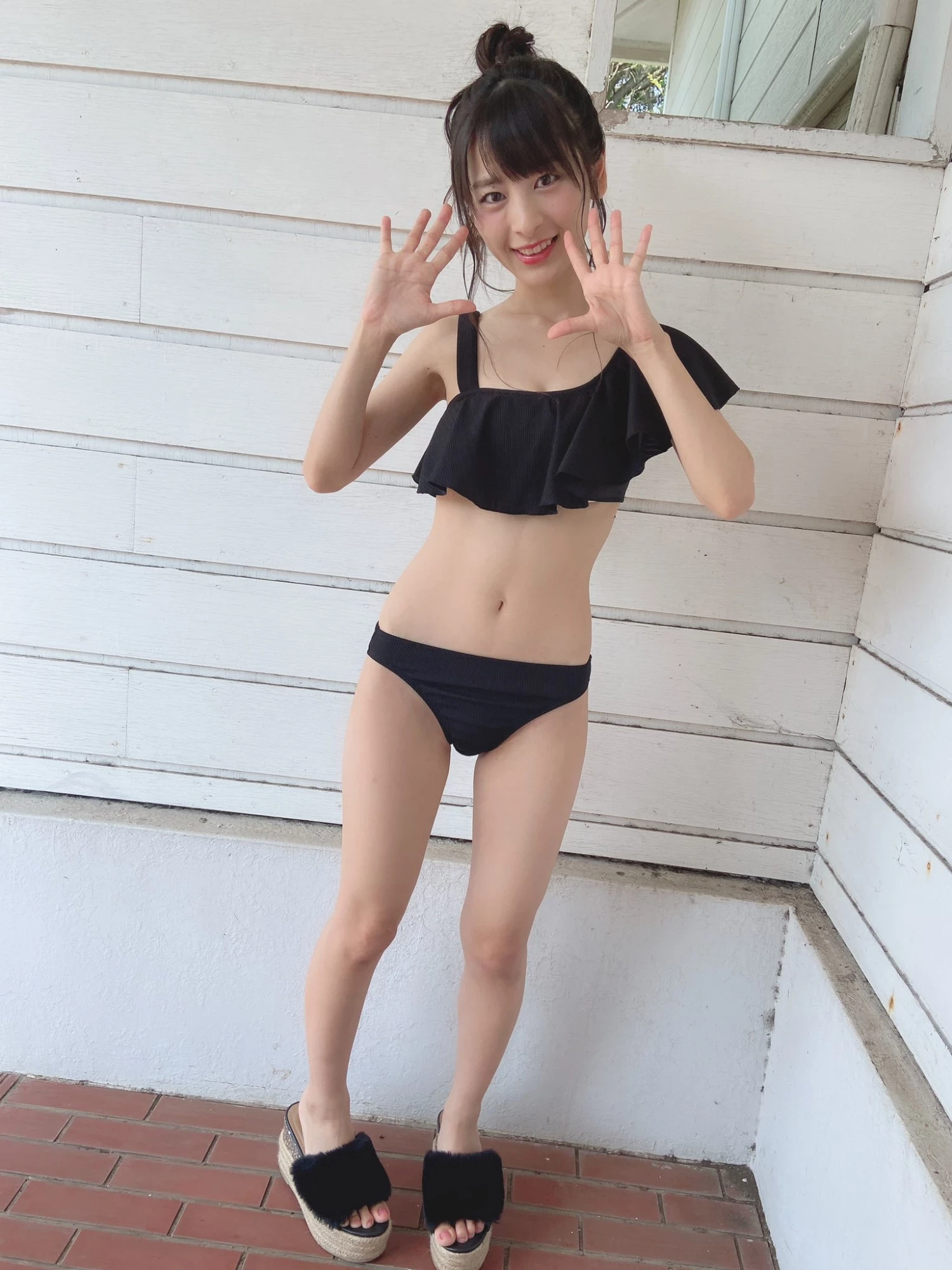 乍看下是国高中生 发育完全的“25 岁小女人”~牧野澪菜