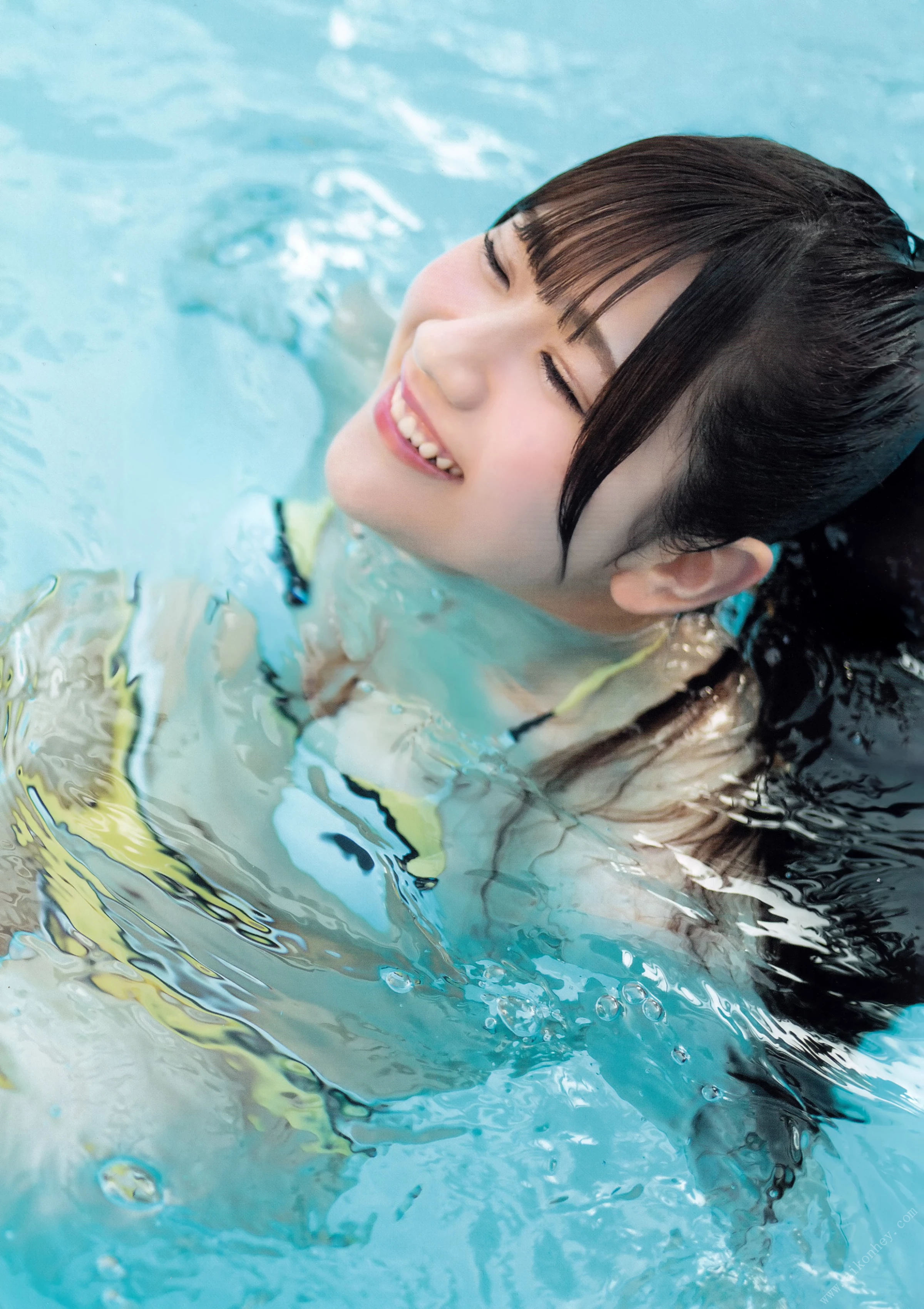 山田麻莉奈[Photobook] Marina Yamada 1st Photobook - Mariri まりり [2019-05-23] [103P]