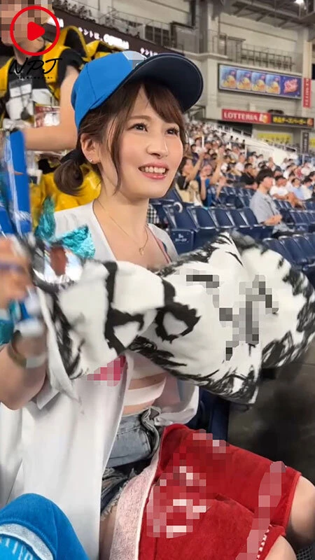 [动图] あの プロ野球中継カメラに抜かれまくるガチ日●ハ●ファン美少女と再会！ナ... [21P]