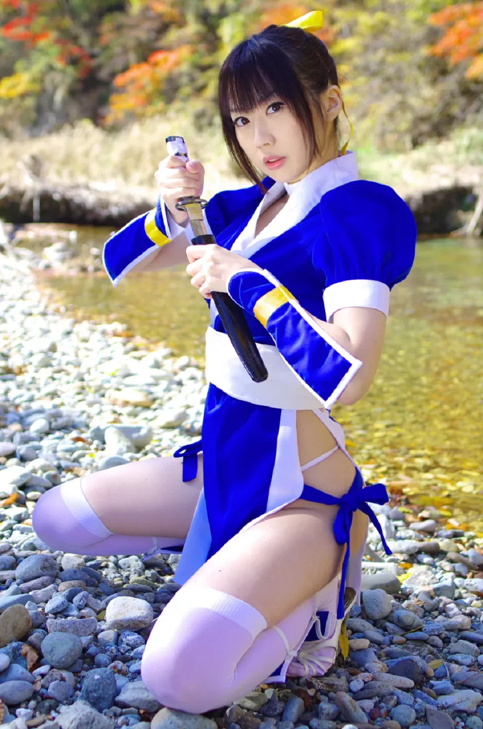 [Cosplay精选]COS正片《霞浪漫》美女武士的白丝美腿性感写真337P