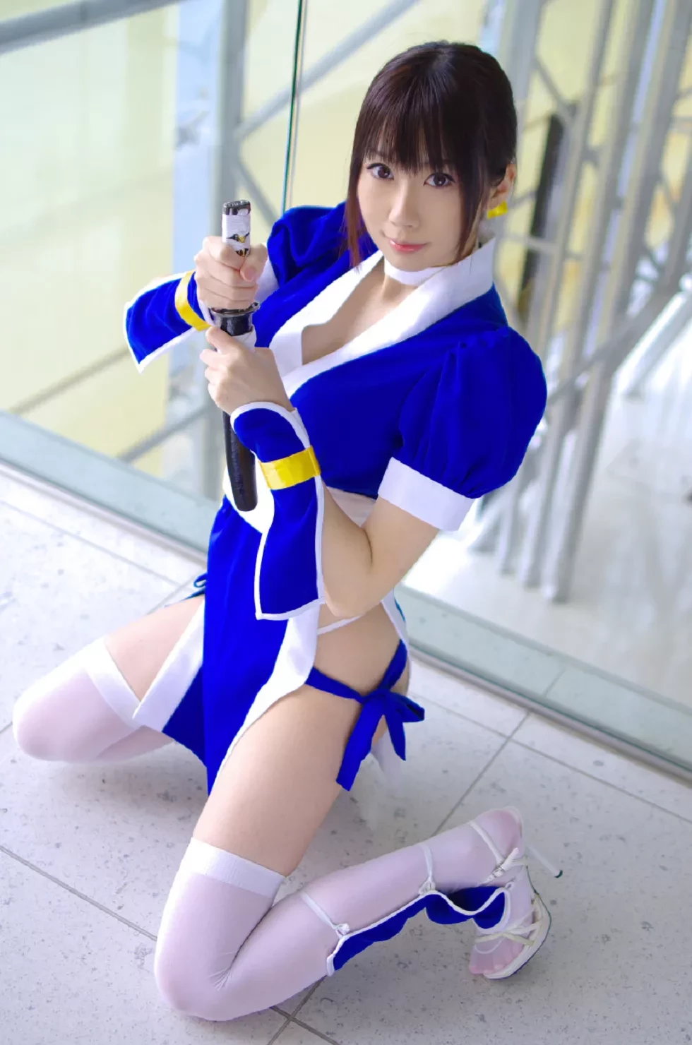 [Cosplay精选]COS正片《霞浪漫》美女武士的白丝美腿性感写真337P