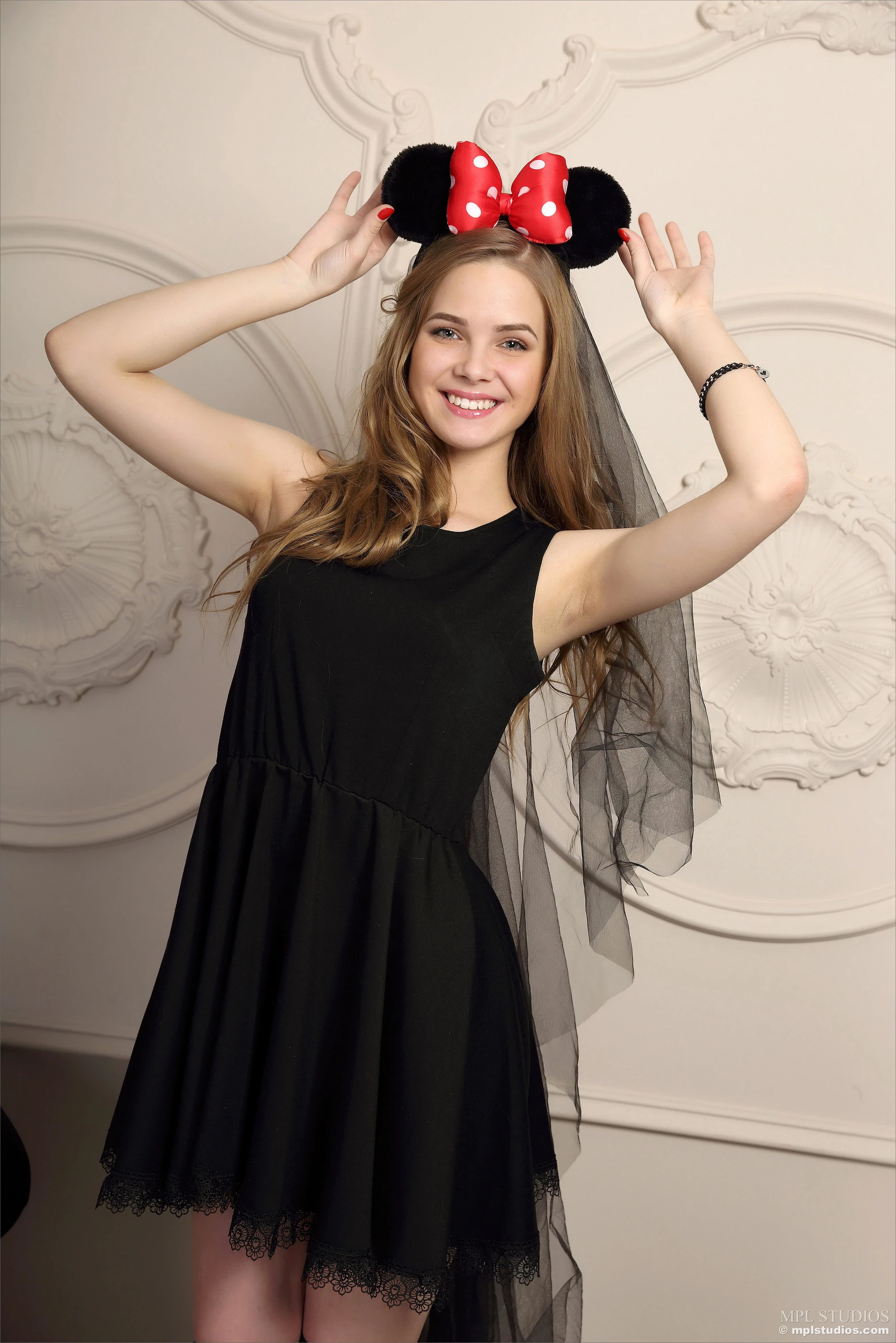 Carolina - Playful Minnie [92P]