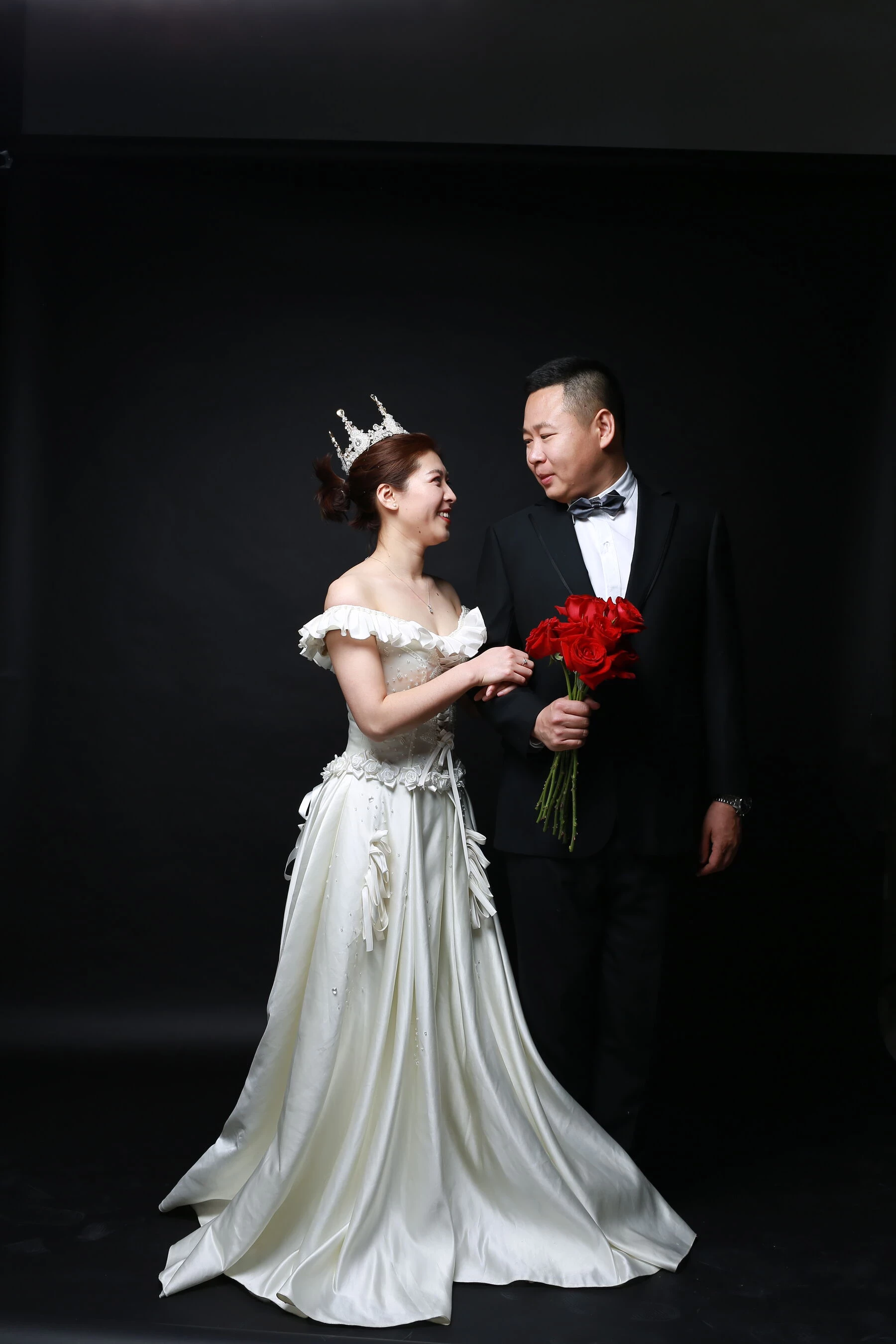 [Photo]小夫妻露点婚纱照 [575P]