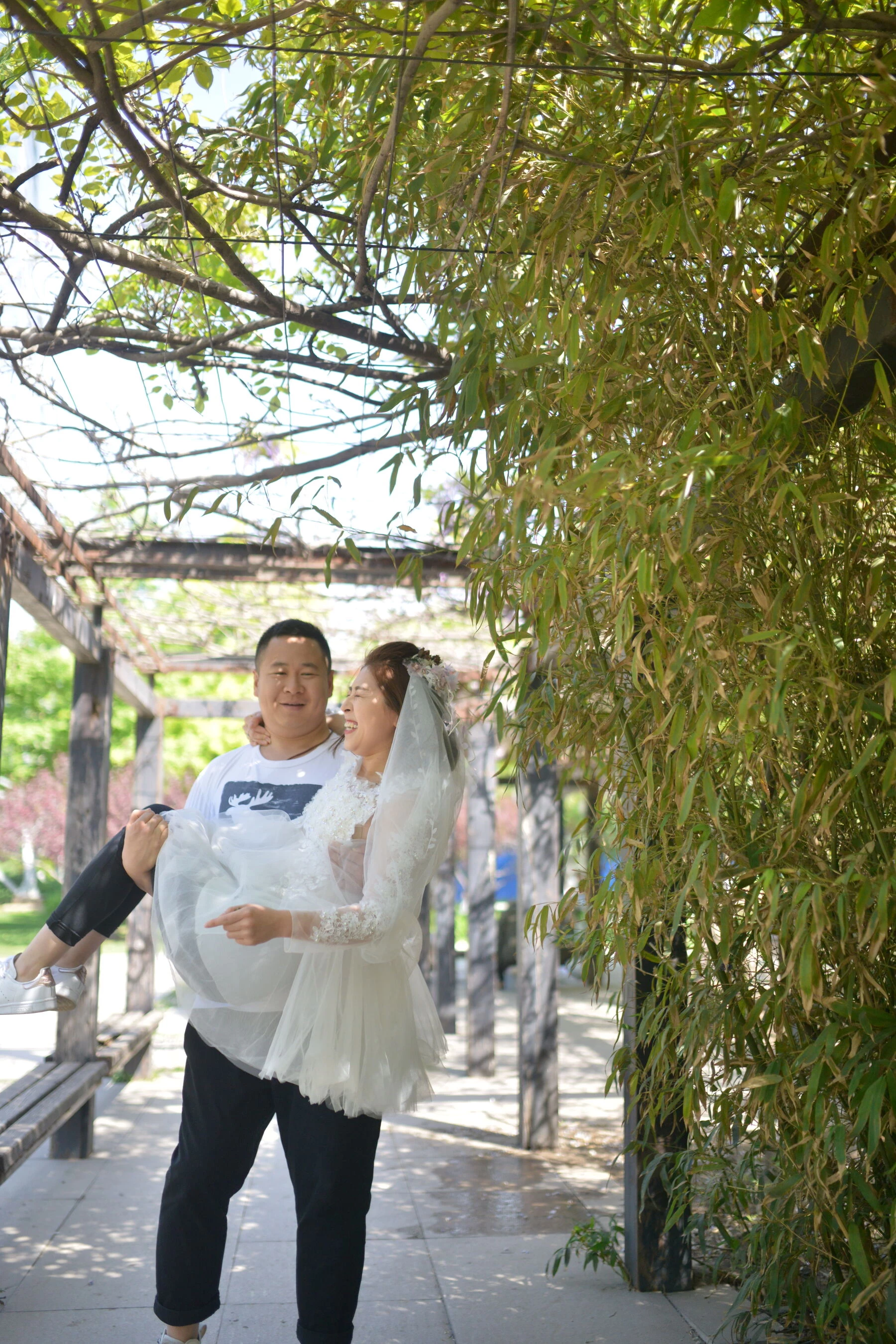 [Photo]小夫妻露点婚纱照 [575P]