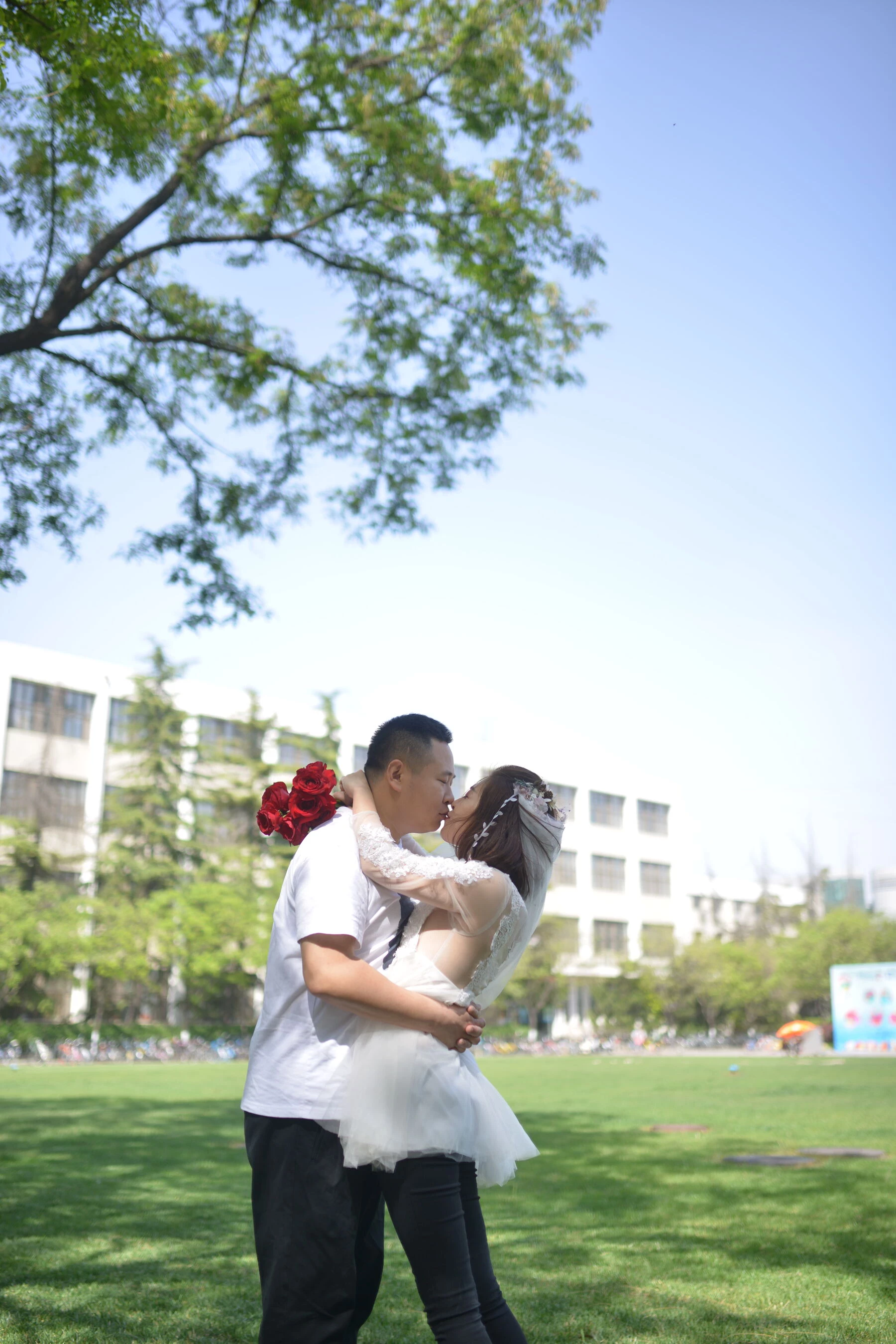 [Photo]小夫妻露点婚纱照 [575P]