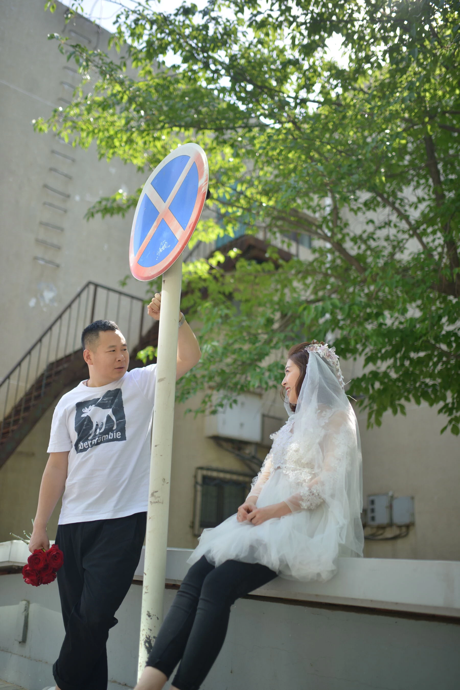 [Photo]小夫妻露点婚纱照 [575P]