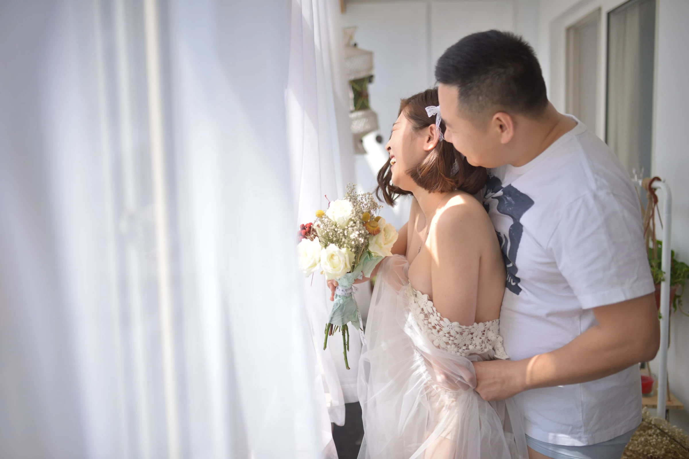 [Photo]小夫妻露点婚纱照 [575P]