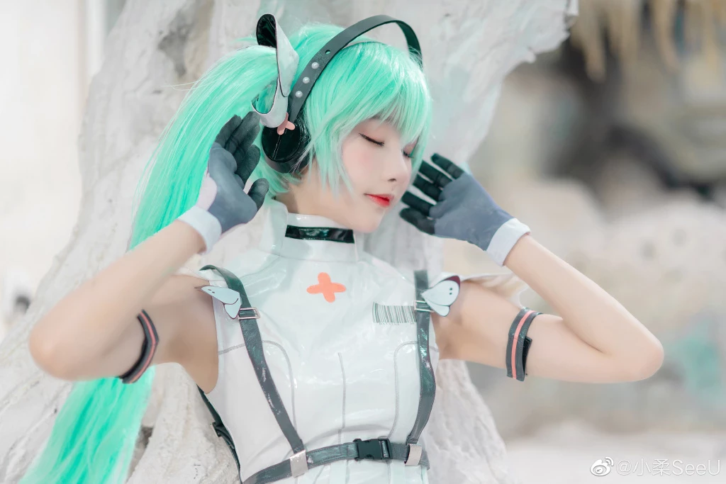 初音未來SEGA音游鳥籠ver.cos 初音ミク MIKU @小柔SeeU [11P]