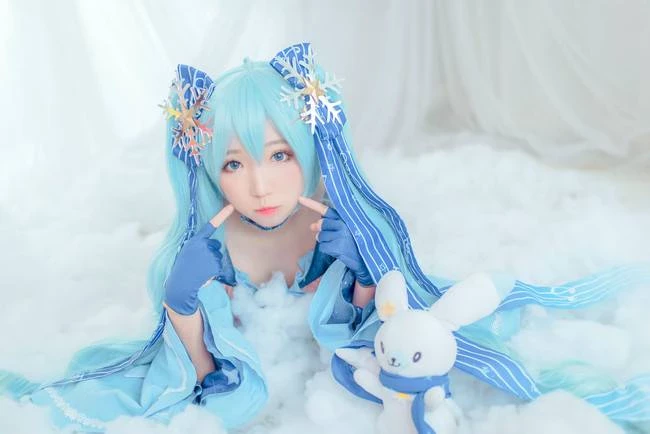 雪初音Cosplay[CN：九七] [9P]