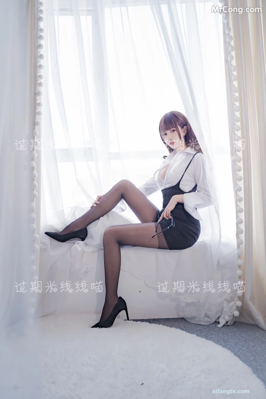 Coser @ 過期 米線 線 喵 OL 情慾 [24P]