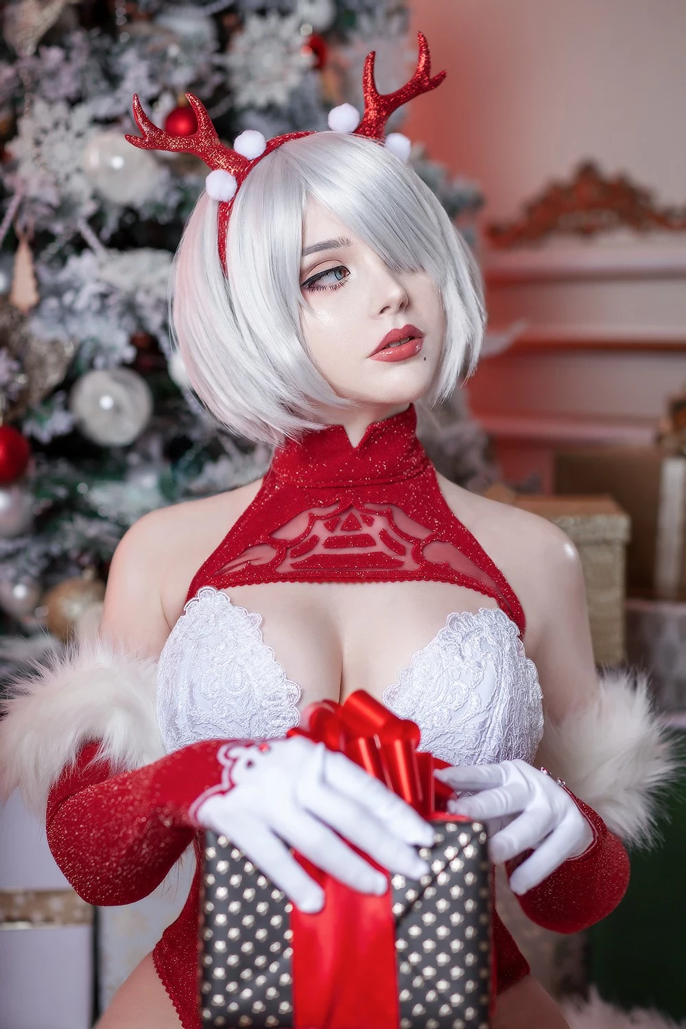 Saya The Fox - 2B Christmas