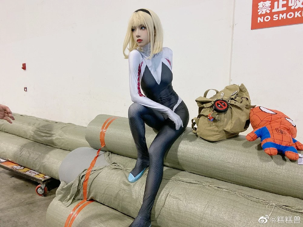 糕糕獸---spider-gwen