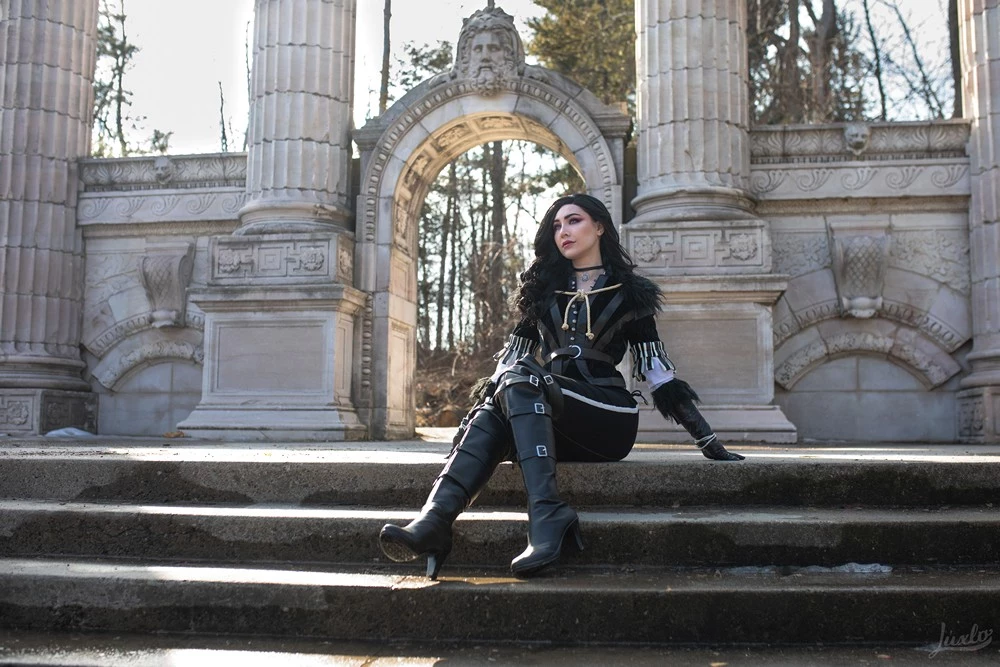 Luxlo Cosplay - Yennefer