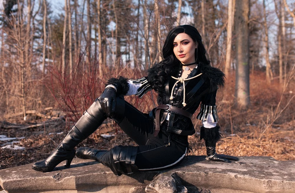 Luxlo Cosplay - Yennefer