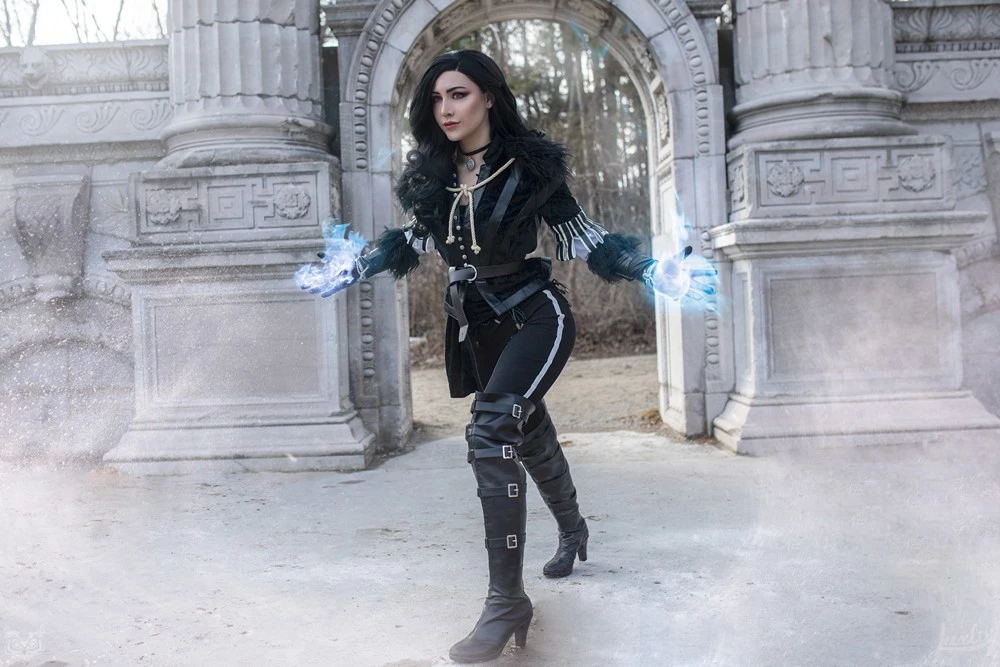 Luxlo Cosplay - Yennefer