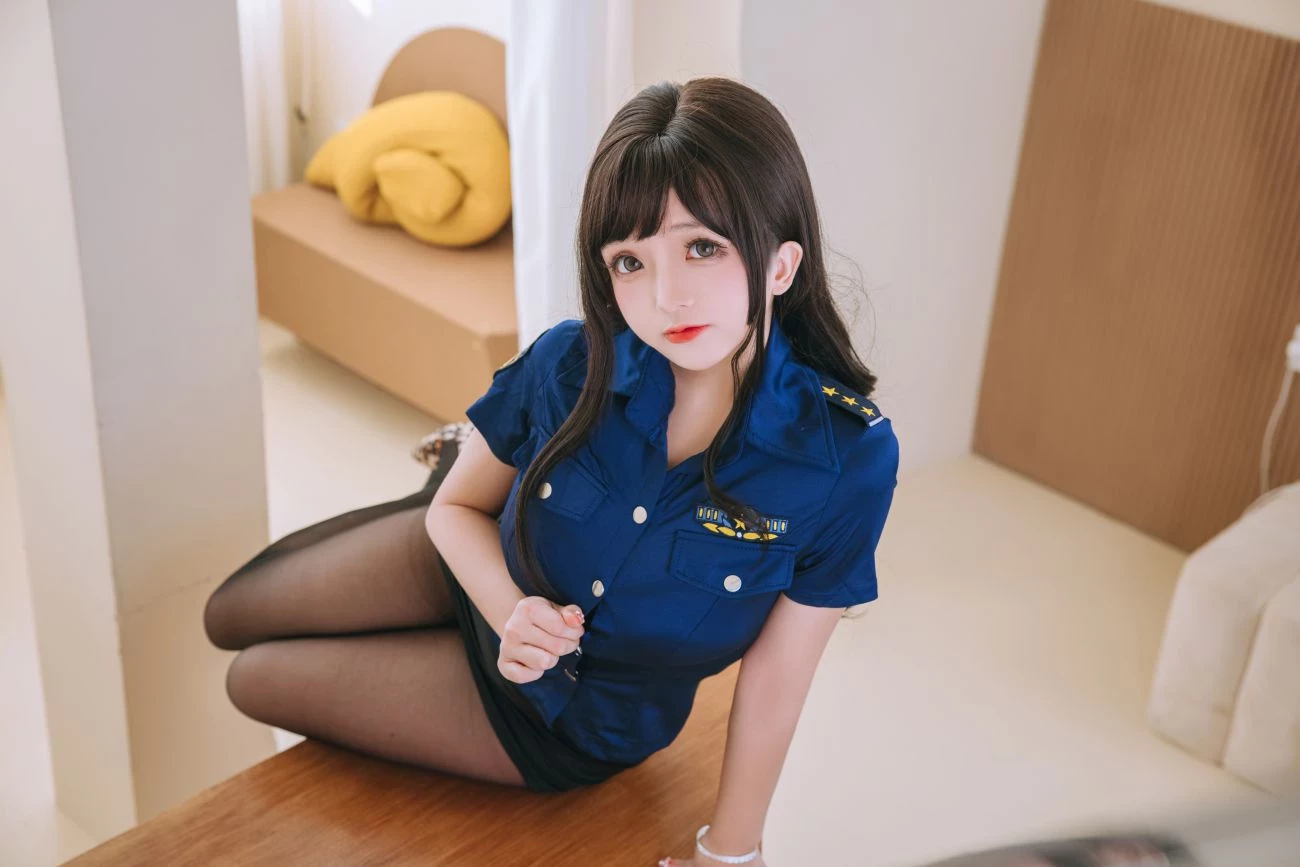 日奈嬌 豹紋女警