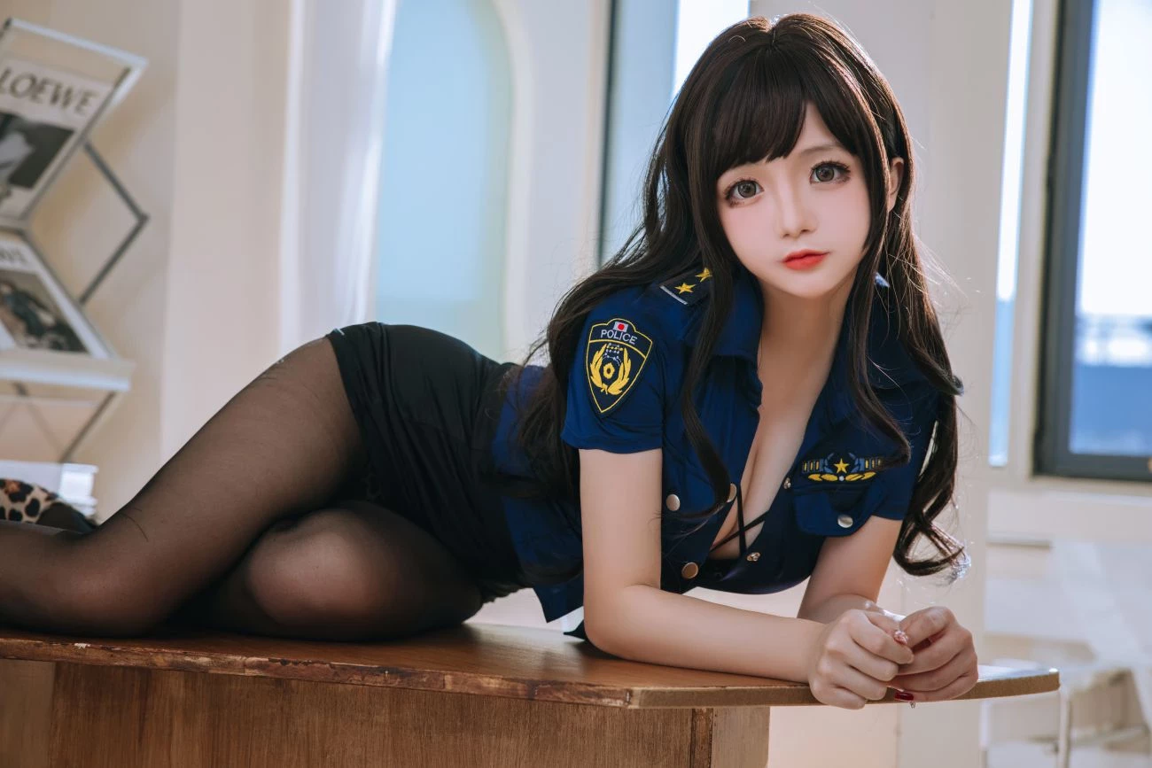 日奈嬌 豹紋女警