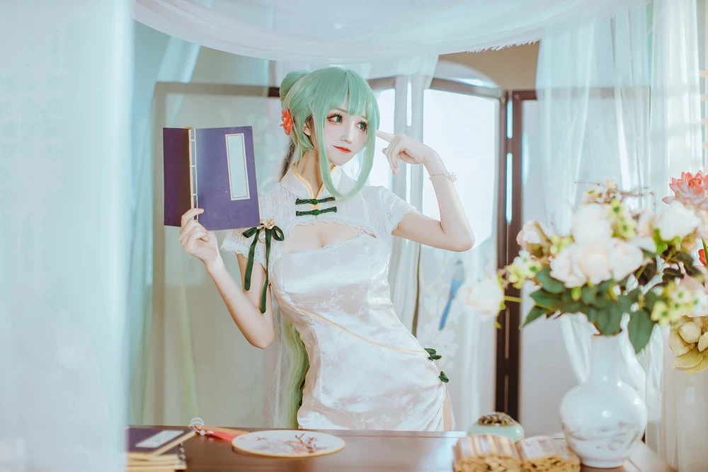 衣衣 - Miku Chinese Dress