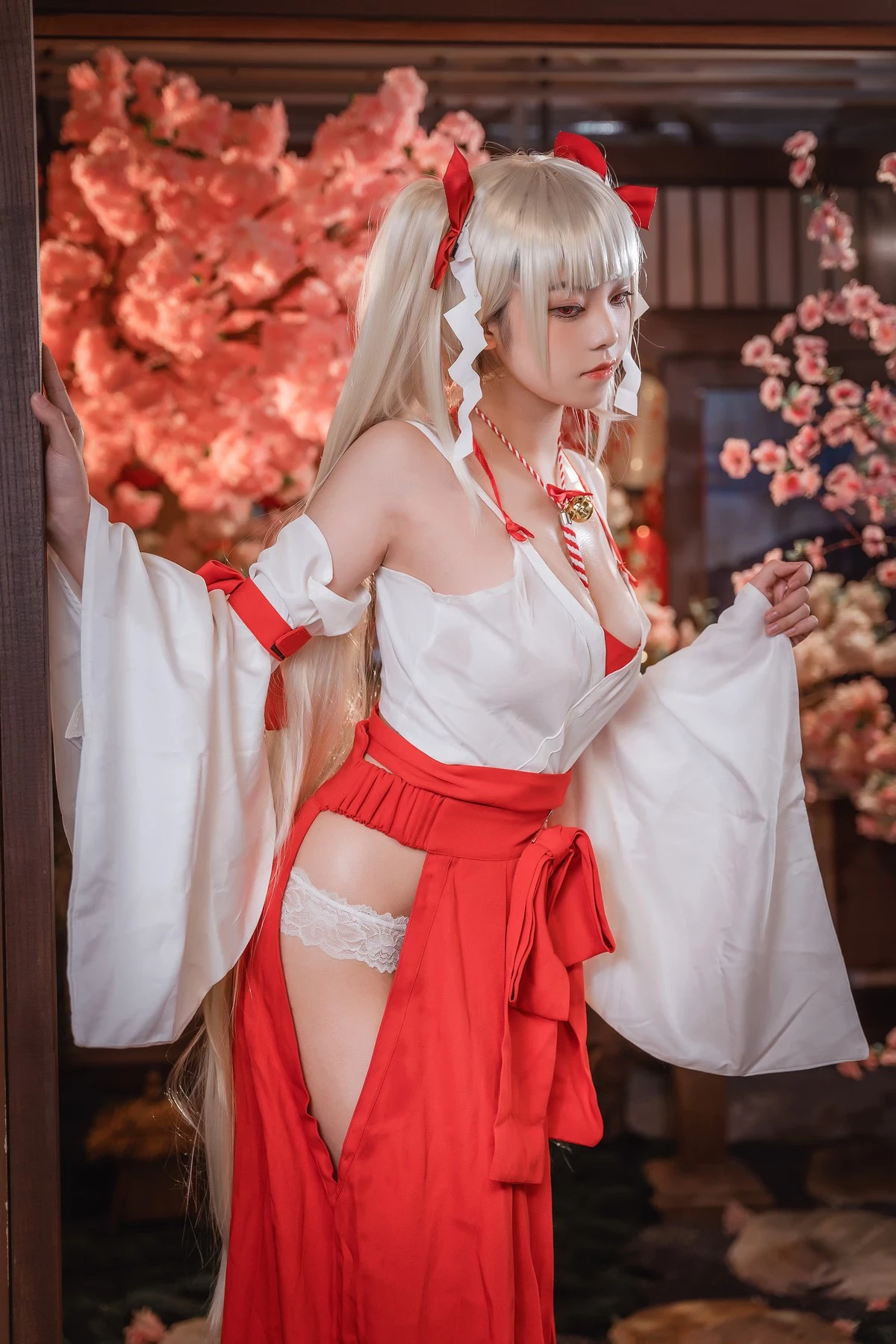 蜜汁貓裘 Cosplay 可畏巫女