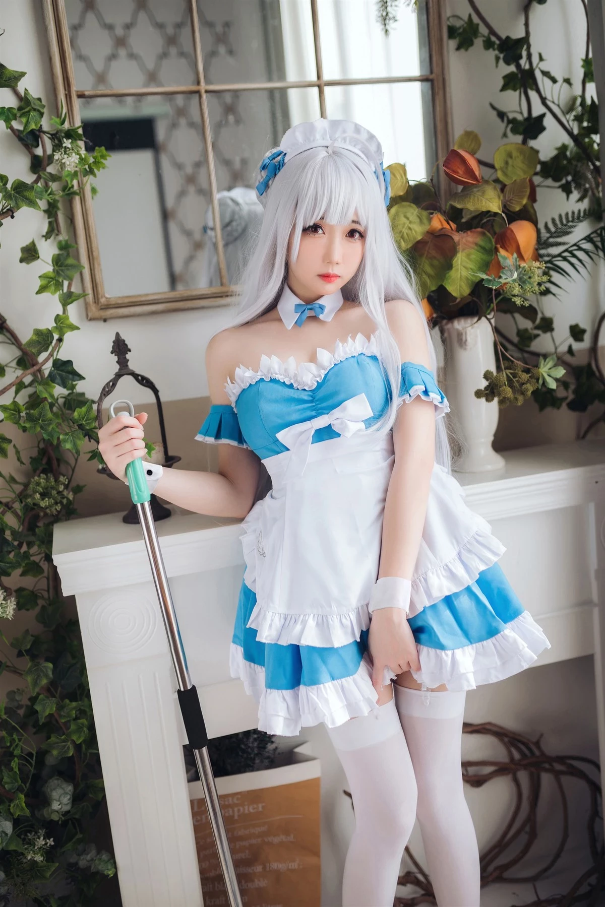 燜燜碳 Cosplay 小天鵝女僕