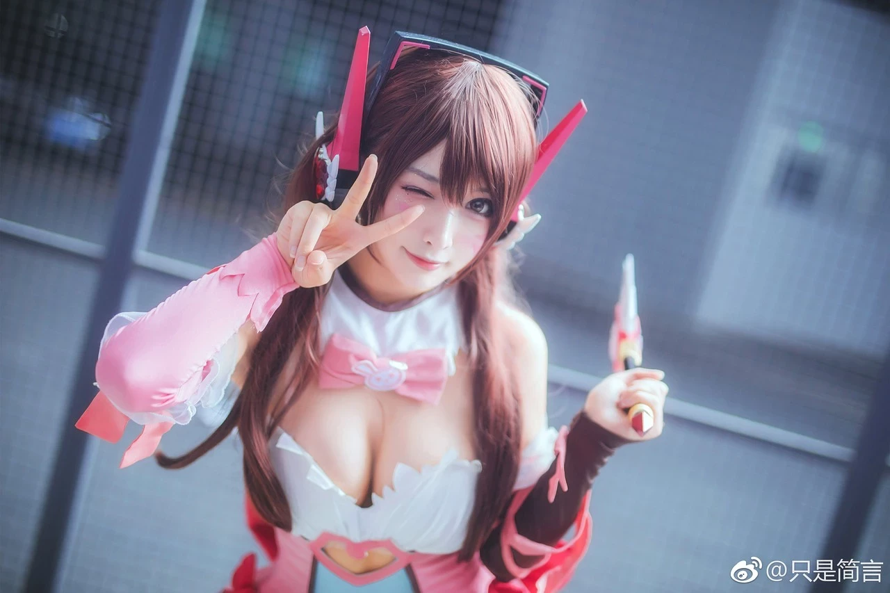 只是簡言 Cosplay Magica D.Va