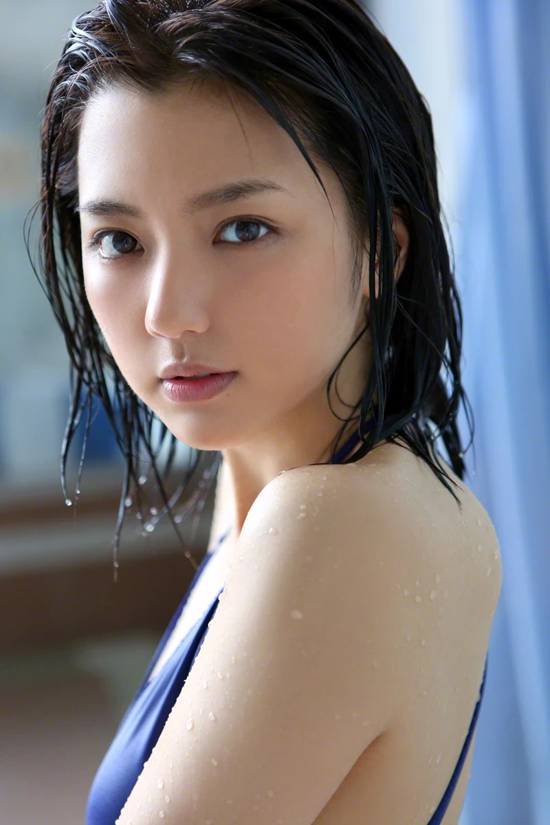 131 Erina Mano 真野恵里菜 2