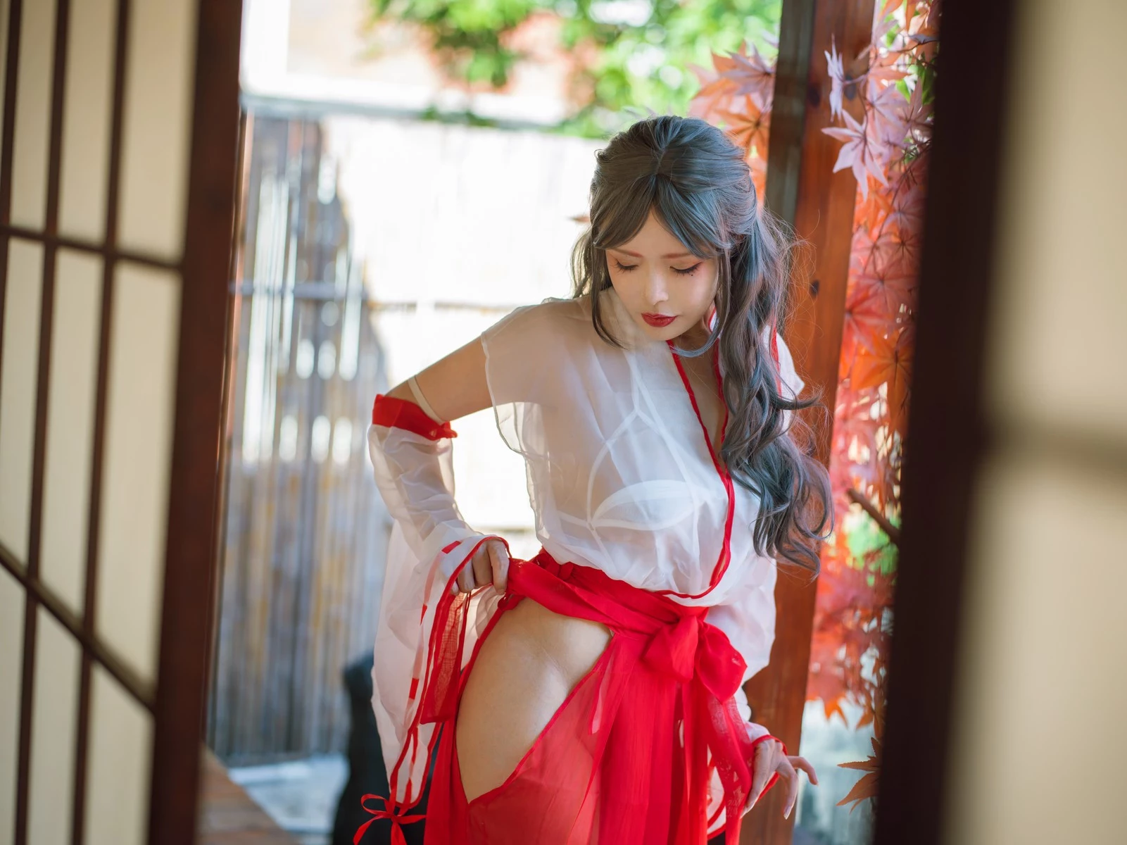 Cosplay 夏小秋秋秋 湯池巫女