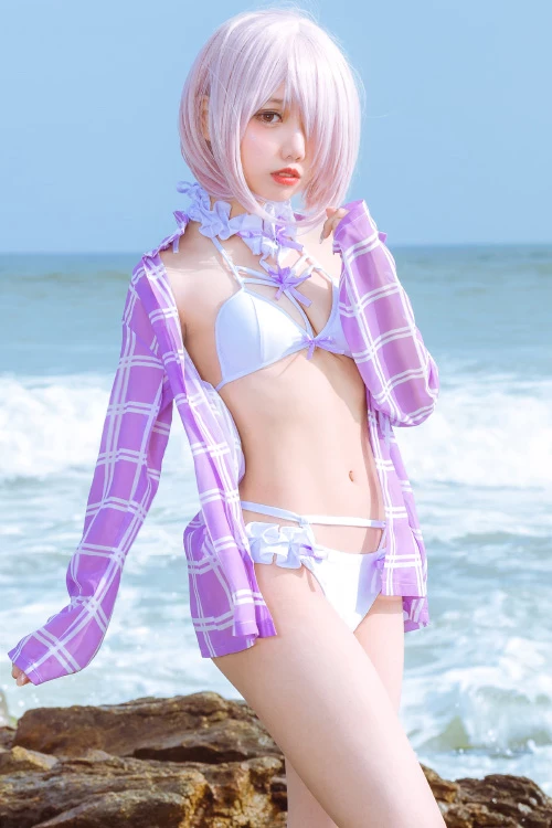 Cosplay KuukoW クー子 Teaches Swimming