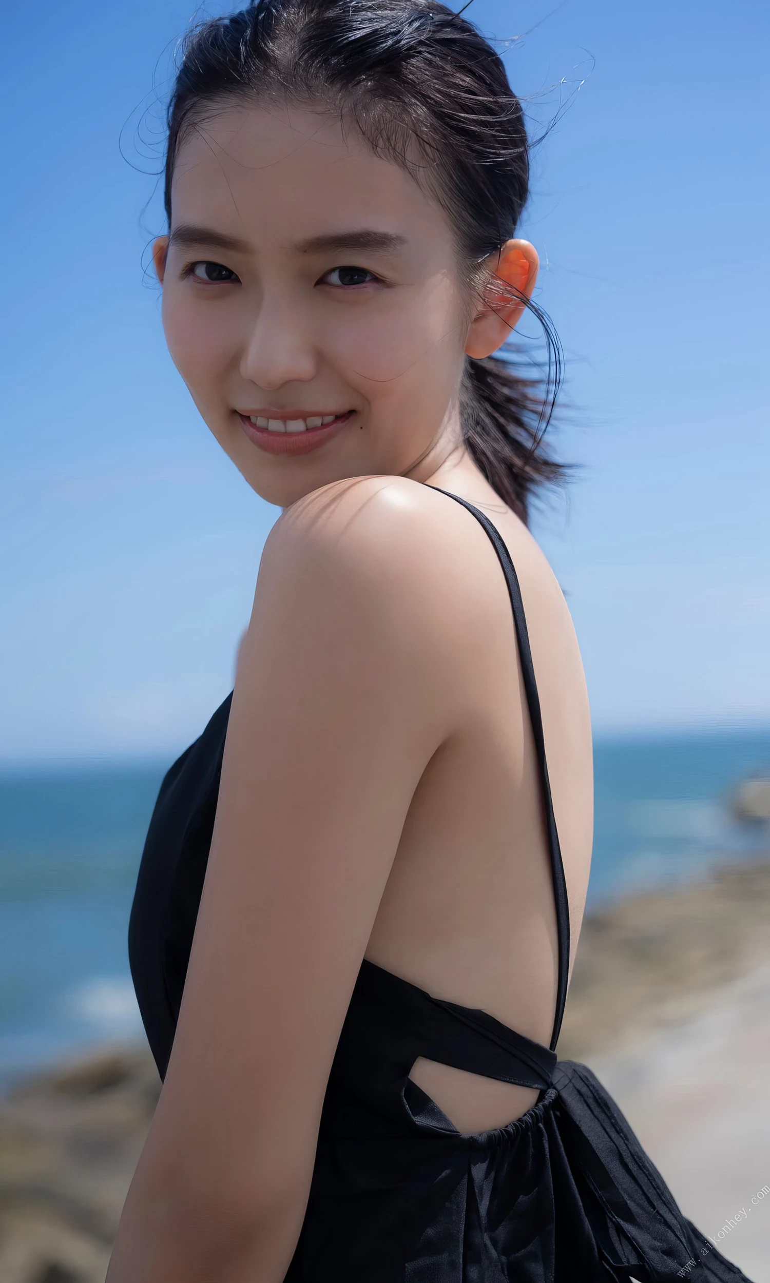 [志田音々] 白嫩肉体食指大动 集甜美与性感于一身 [15P]