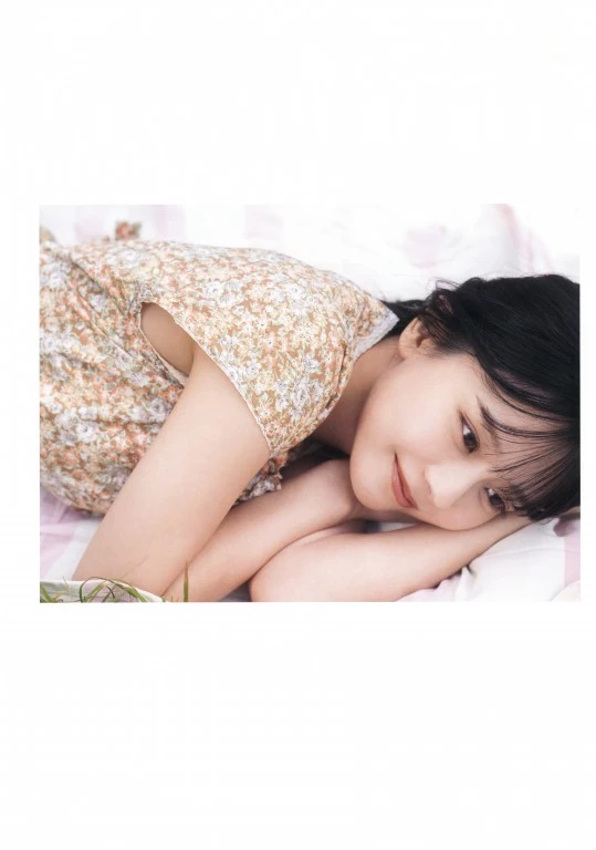 椛岛光[Photobook] 1st写真集  chouchou’2024.12.11 [99P]