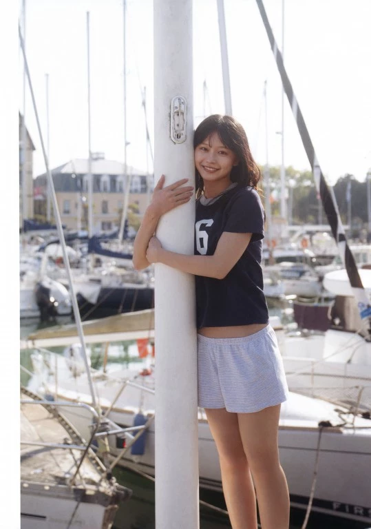 椛岛光[Photobook] 1st写真集  chouchou’2024.12.11 [99P]