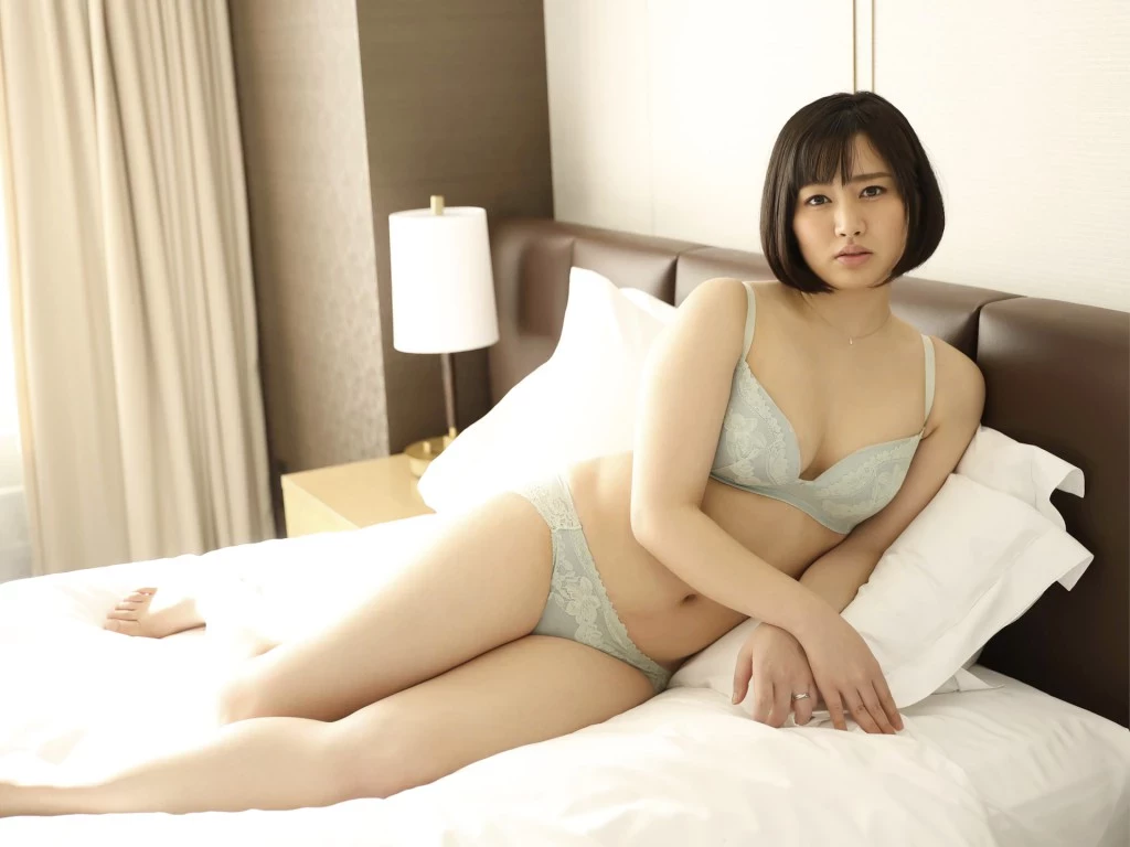 紫月ゆか[舞ワイフ公式写真集]り – 上品で丁宁な喋り方の人妻…実は変态痴女 [61P]