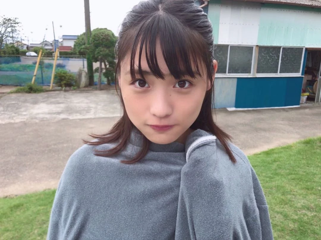 石田桃香 双电眼与纤细美体让人迷恋