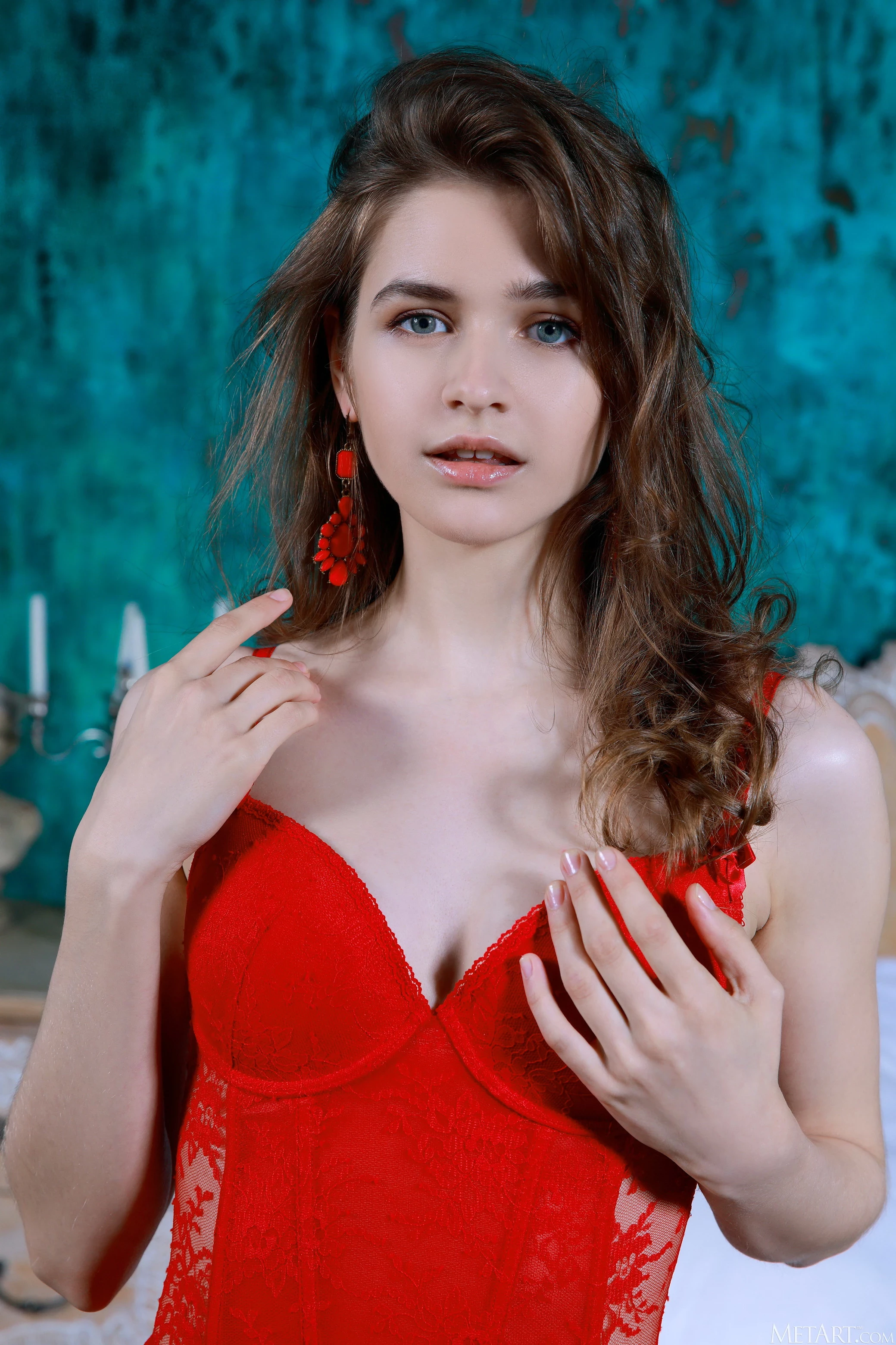 Olivia Lust in Scarlet Seduction [121P]